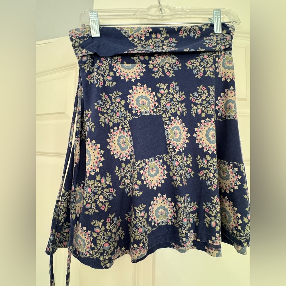 Patagonia Navy Floral Foldover Short Skirt S